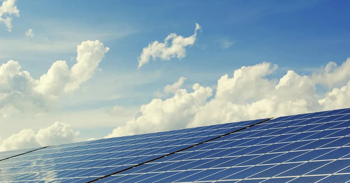 Solar Savings Calculator Guide (2025): How Much Will You Really Save?