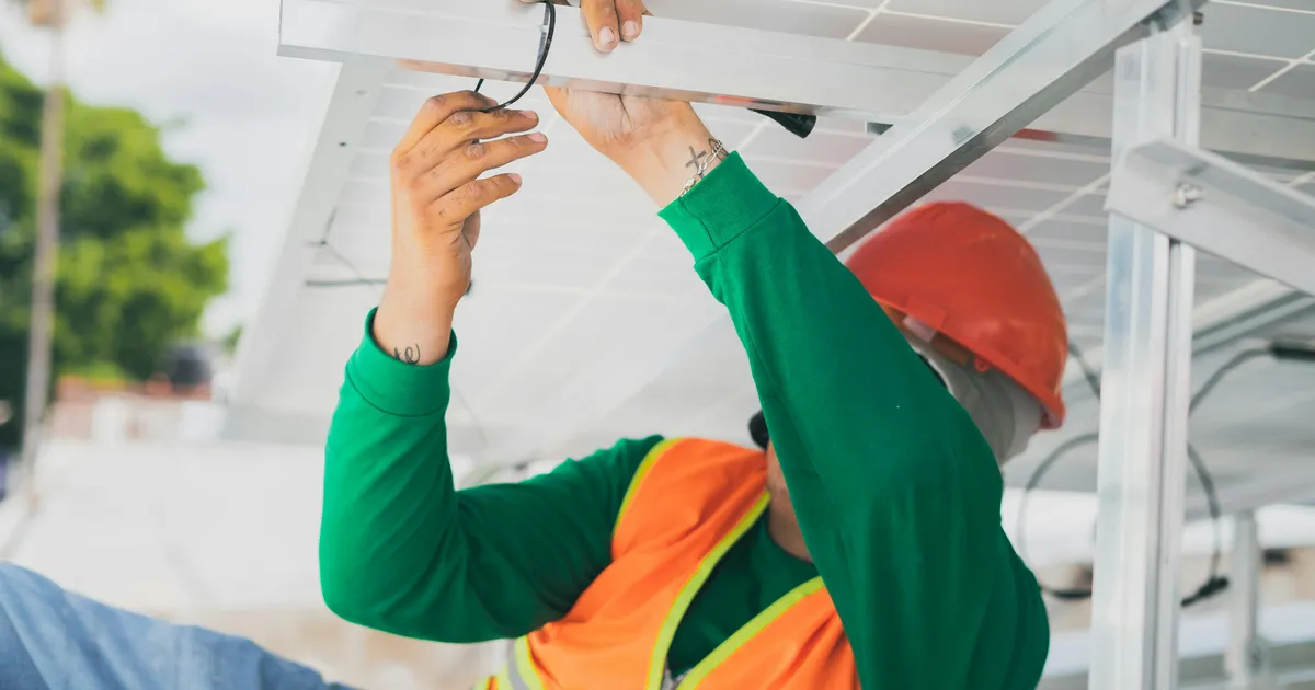 Solar Subsidy Gujarat 2025: Central Benefit, How to Apply, DISCOM Guide